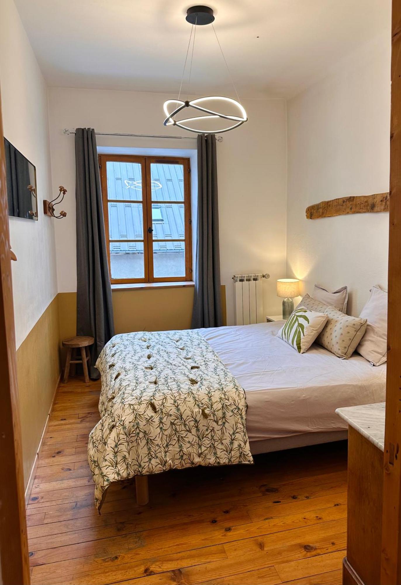 Auberge Le Glacier Bleu Mont-Dauphin Rom bilde