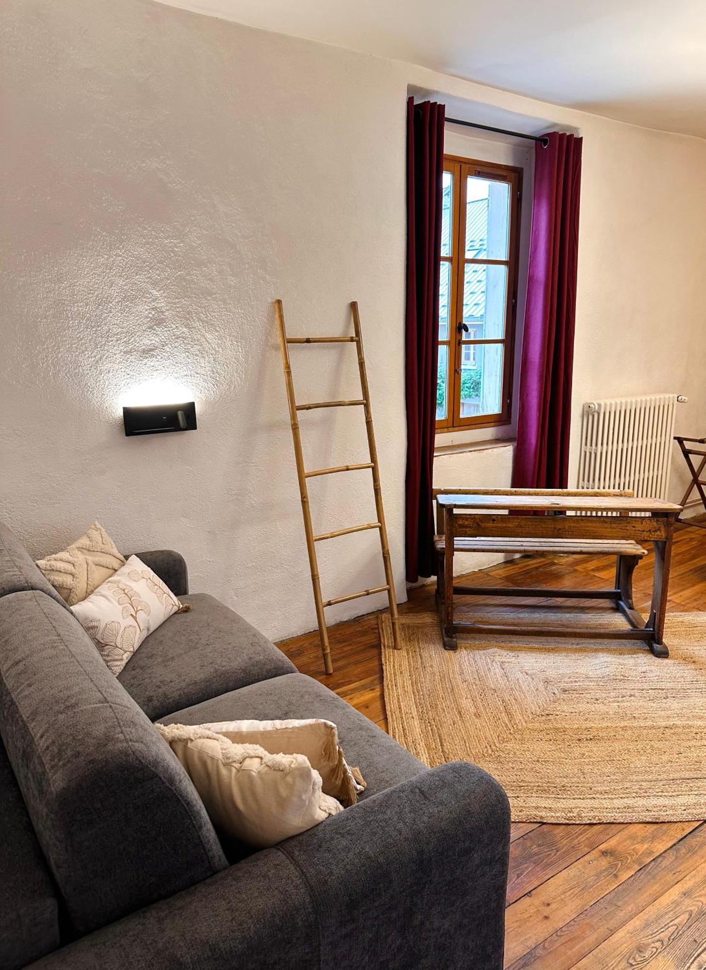 Auberge Le Glacier Bleu Mont-Dauphin Rom bilde