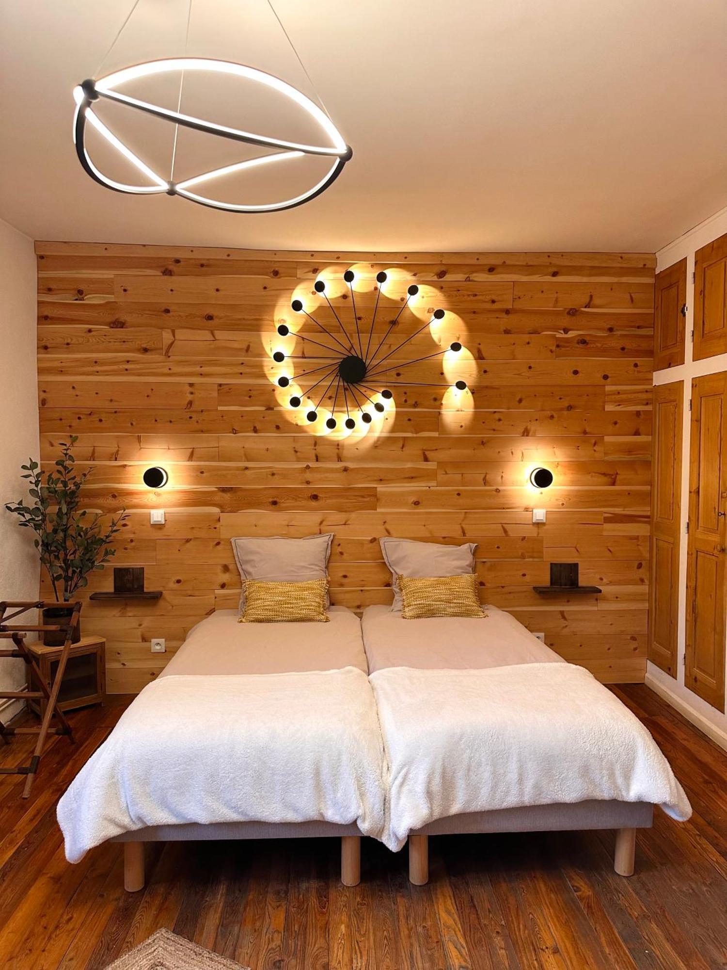 Auberge Le Glacier Bleu Mont-Dauphin Rom bilde
