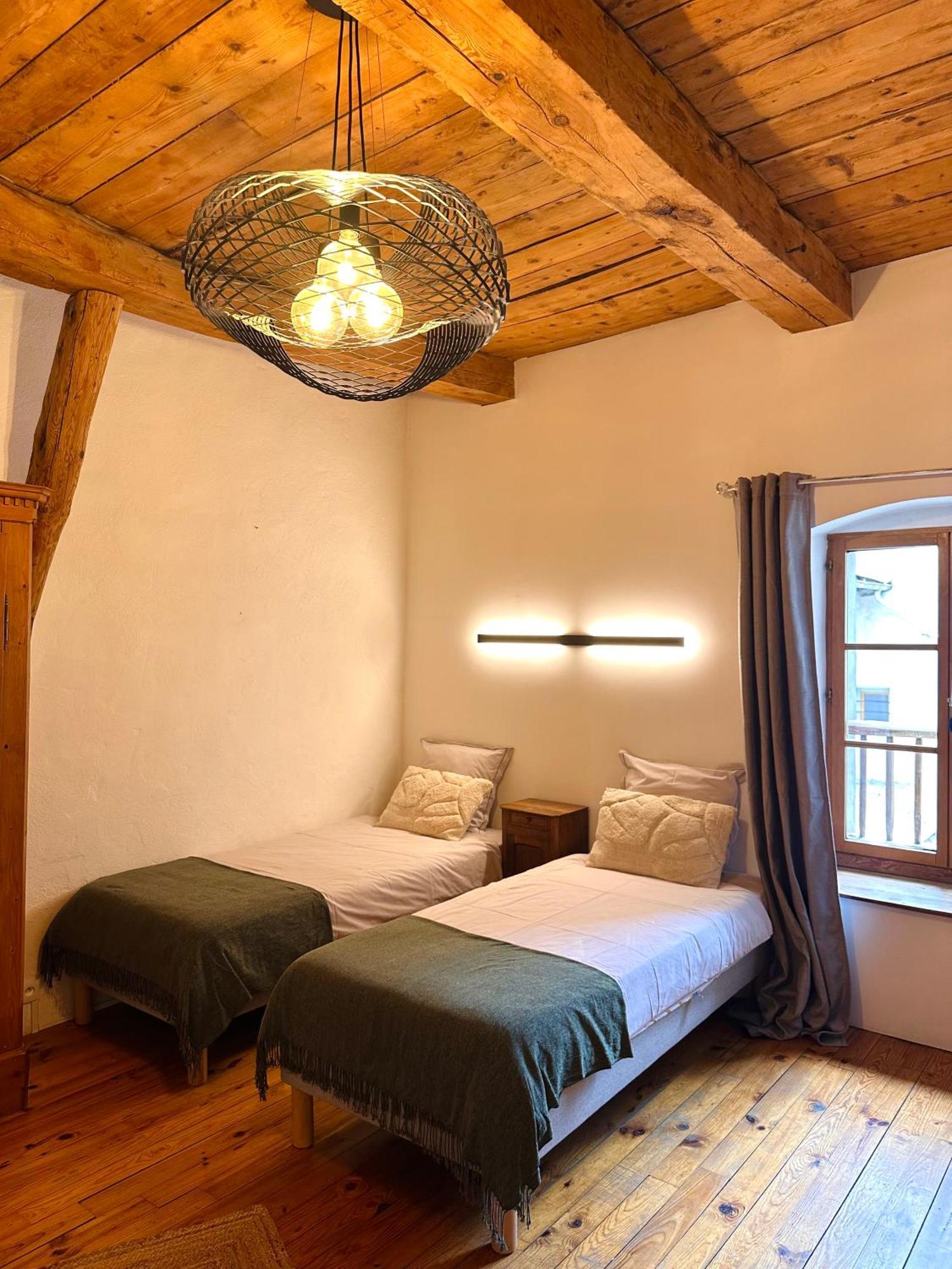 Auberge Le Glacier Bleu Mont-Dauphin Rom bilde