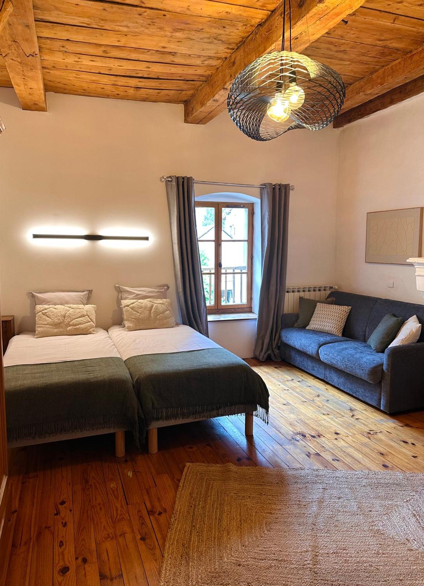 Auberge Le Glacier Bleu Mont-Dauphin Rom bilde